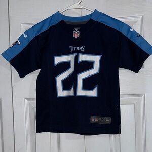 Boys medium Derrick Henry Tn Titans jersey